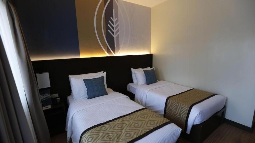 Whitewoods Convention And Leisure Hotel Silang Exterior foto