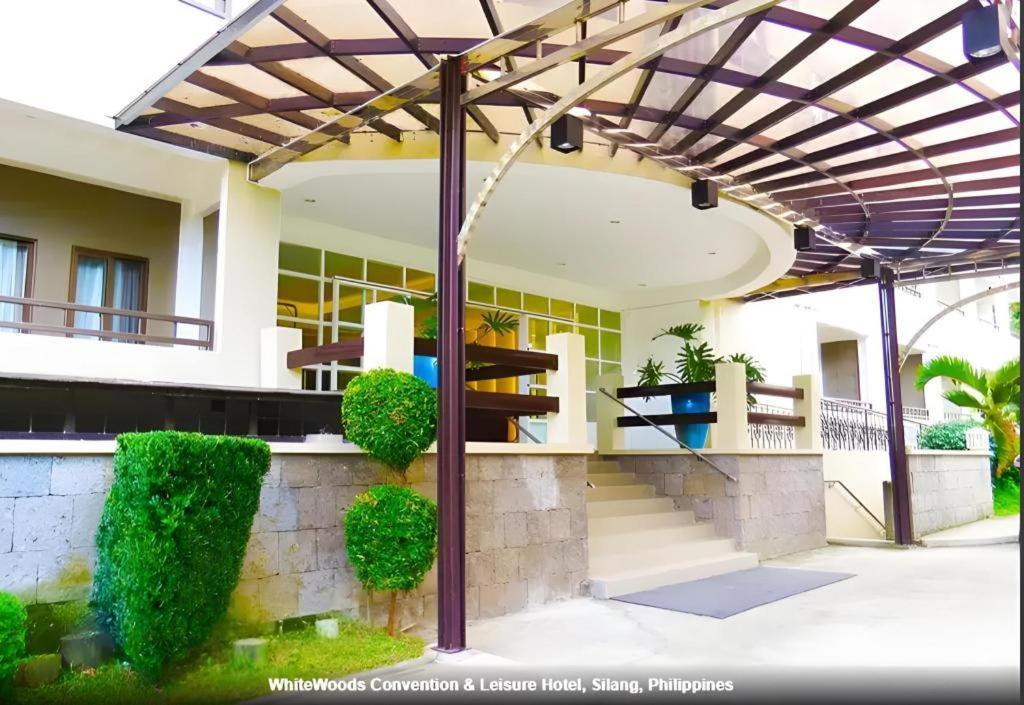 Whitewoods Convention And Leisure Hotel Silang Exterior foto